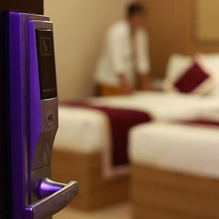Hotel Emirates Kannangad Екстериор снимка